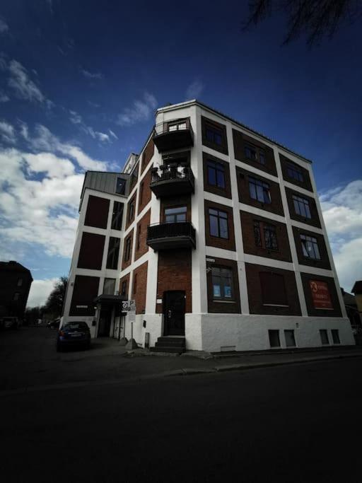 Ahotel No - Central Station Tonsberg Bagian luar foto